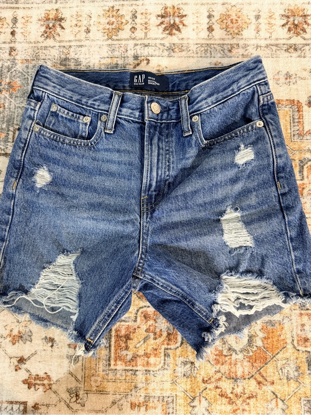 Gap Boyfriend Short Distressed